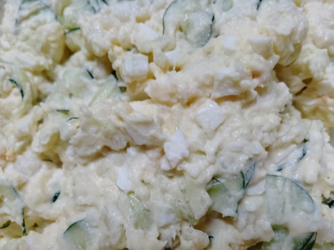 ゆで卵ときゅうりとレモン汁入りマヨポテトサラダ